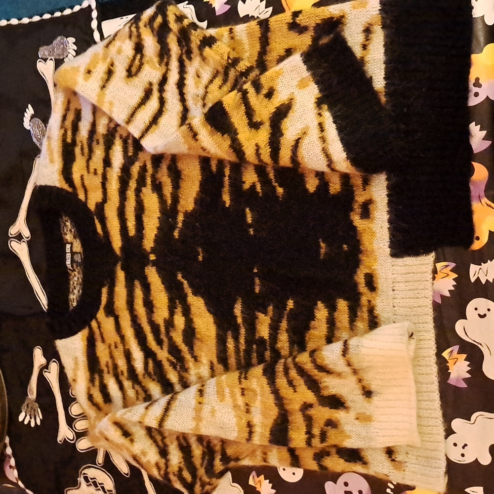 Rosewater Remi Tiger Sweater w/ Bell Sleeves Sz L